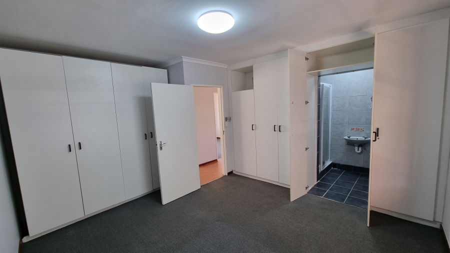 6 Bedroom Property for Sale in Lochnerhof Western Cape